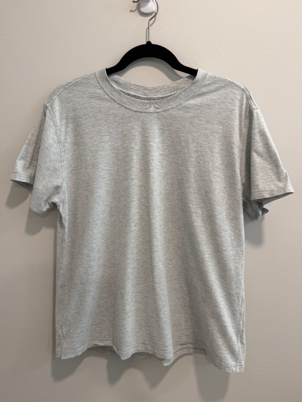 Lululemon Women's Short Sleeve T-Shirt Heathered Grey Size M Pima Cotton